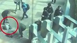 北京西站一女子被行李箱绊倒去世 索赔62万 法院：驳回