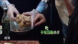 黄磊做的盐焗鸡太美味，孩子们已经迫不及待了，好馋人