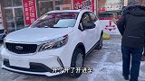农民王小：新车到家屯邻围观！东北姐夫笑坏了，火锅骨头来招待