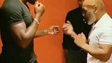 泰森招牌大招！拳击