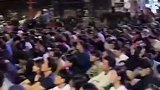 实拍大屏幕前的越南球迷集体陷入沉默