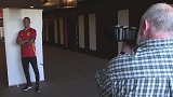 皇马昔日青训帝星携手队友做模特 国家队训练日球员心态轻松-专题