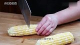 暑假小朋友喜欢的玉米做法，在家做玉米烙，我尝了确实比饭店好吃