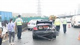 悲剧！5分钟4车发生3起连环事故  一司机被撞桥下当场死亡