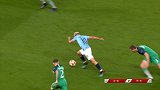 越战越勇！阿圭罗单骑闯龙潭 遭3人夹防搏定位球