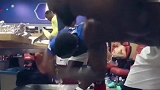 看的手疼！博格巴更衣室拍桌子狂喊乌姆蒂蒂