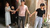 小伙带大6岁二婚女友回家，没想被全家反对，小伙做法真男人