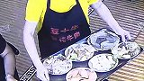 重庆：食客硬说饭店漏上菜品 老板叫屈：查监控！