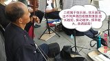 一边摁！一边拉！仔细观察，一般人看不出来！什么物理原理