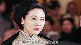 恶霸嚣张要教训男子，哪料一知道男子身份，吓得恶霸跪下大叫爷爷