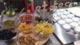 体坛直击：俄罗斯商务酒店早餐玲琅满目 芝士果酱酸奶吃饱喝足给主队加油
