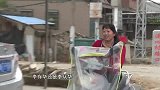 姐弟22年后再重逢，弟弟蹲在路边痛哭不已，背后故事让人震惊！