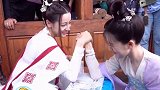迪丽热巴古装挑造型 迪迪子什么造型都好看，你觉得怎么样呢？迪丽热巴