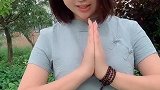 姑娘穿条复古旗袍，太美了
