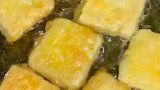 大厨教你做家常菜，色香味美的香煎豆腐，餐餐吃都不腻！