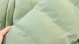 羽绒服不小心划破了，用这个补丁贴一下就贴好了