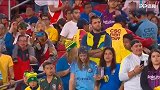 巴西VS秘鲁赛前掠影：女粉丝看台斗艳 曼城巴萨球迷全来了？