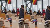 谢霆锋王菲日本滑雪再被偶遇，频繁探班感情甜蜜，力破患病传闻
