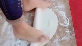 脚也能擀面皮，太厉害了