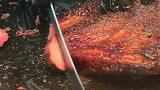 美国路边烤猪肉便宜好吃，卖家的刀真够锋利！网友：我馋到刀。