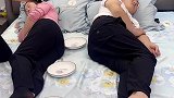 夫妻冷战，儿子的一个动作就让他们和好如初