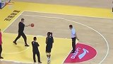 法里德已与广厦合练 强如“半兽人”也得给春哥捡球