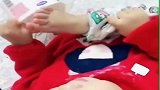 别再说穿尿不湿的宝宝都是二哈转世了，人家都是有真本事的