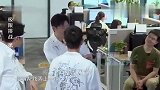 综艺：郭京飞真绝了，没听清贾乃亮说的，以为骂他是低能儿