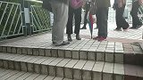 重庆牛角沱看见这一幕，天上不会掉馅饼，老年人请捂好自己的钱袋