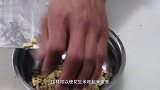 这才是“葱油拌面”的正确做法，简单一拌，香味浓郁，家人都爱吃