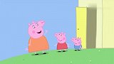 小猪佩奇：憨憨的猪爸，回来拿重要文件，被自己叠纸飞机飞走了！