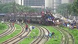 印度的“牛粪节”，扔“牛粪”对方脸上，现场味道无比上头！