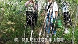 这一趟上山大家都满载而归，下山时小徐哎呀一声，把大家吓坏了