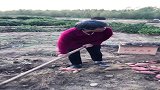 搞笑婆媳：儿媳干农活想偷懒，看婆婆怎么对待她的