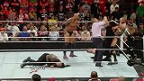 WWE-14年-Raw1090期：3vs11强弱不等赛大圣盾vs十一反派-花絮