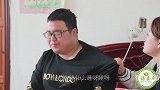 老公睡觉总爱放毒气，老婆用绝招惩治他，俩人对话真有才