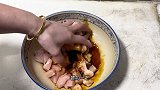 真没想到鸡胸肉和口蘑一起炒，竟然这么好吃，低卡又营养，真香