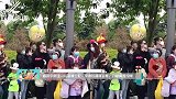 戚薇李承铉lucky游迪士尼，李承铉甜搂老婆，力破离婚传闻