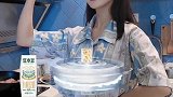 亮出你的元气值,你的可爱女孩起床啦,一起吃早餐吗