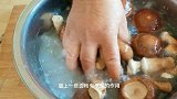 一把香菇半碗肉馅儿，农村妈妈教你做美食，鲜香美味，饱满多汁！