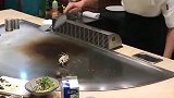 香港酒店大厨用螃蟹做铁板烧，螃蟹说：没想到走着走着就熟了！