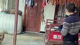 女士你吃饱没有，吃饱可以下来了
