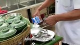 奇葩泰国街头小吃，炒水煮鸭蛋，这种做法还是头次见