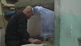 人生一串：吃鸡架就要一个人，才能专注品味鸡架的独有味道