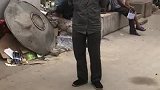 大叔展现“真功夫”，人不可貌相！这是个练家子！