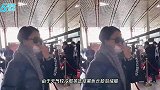网友机场提醒那英打扮好再出门，天后一个反应被赞高情商