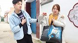丈夫嗜酒如命借钱买酒喝，直到妻子离开家，丈夫才醒悟