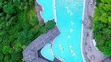 原来“七仙女”把凡间的游泳池，藏在了湖南的深山山顶上