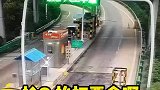 这是个悲伤的故事，没想到抬杠是真要命