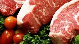猪肉跌至25块一斤，能放开吃肉了？消费者：去年这时候才12块